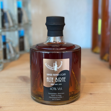 Lade das Bild in den Galerie-Viewer, Alte Birne